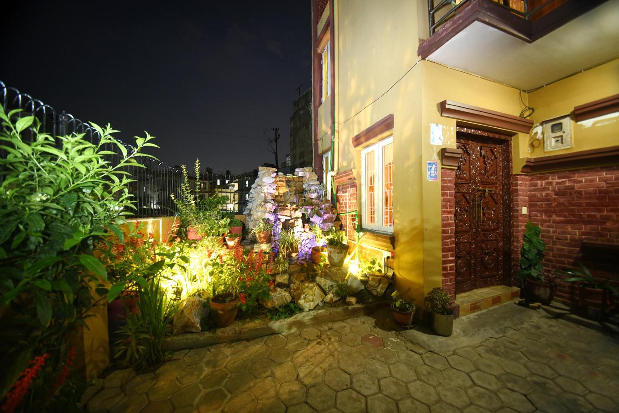 Mums Homestay & Studio Apartments 카트만두 외부 사진